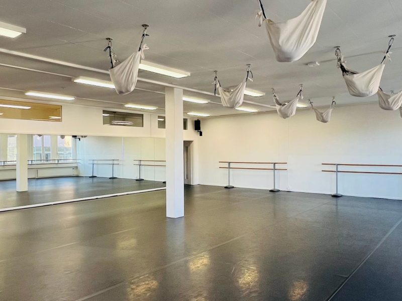 Locaux PLD studio de danse et Yoga aérien.